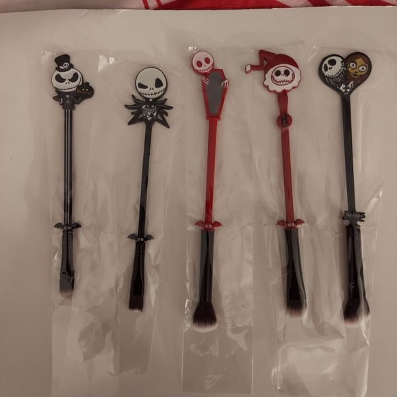 The Nightmare Before Christmas Makeup Brushes 5pcs Christmas Makeup Brush Set - Picture 7 of 8